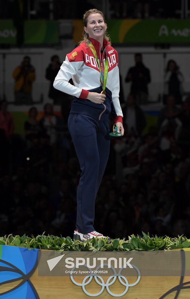 2016 Summer Olympics. Fencing. Women. Individual foil