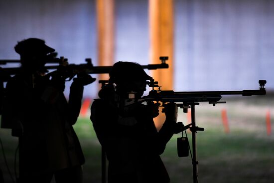 2016 Summer Olympics. Shooting sport. Women. Three-position air rifle