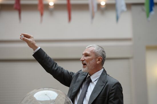 Ballot order of political parties determined by drawing