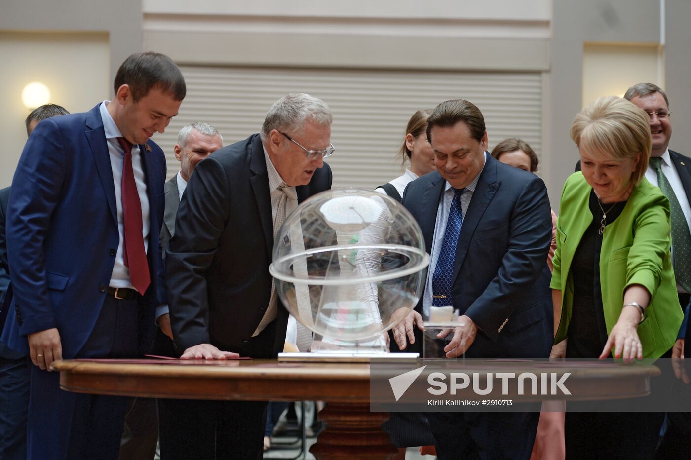 Drawing of lots to determine order of political parties' names in ballot paper