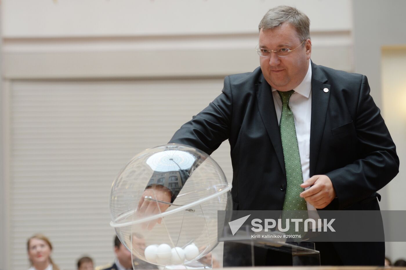 Ballot order of political parties determined by drawing