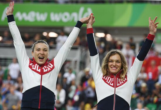 2016 Summer Olympics. Track cycling. Women's team sprint