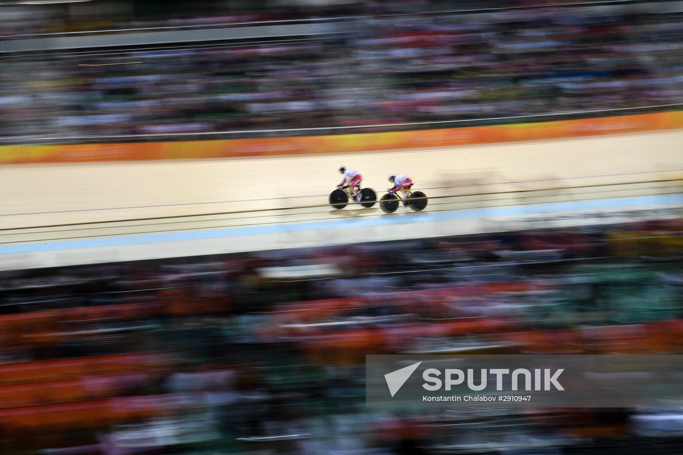 2016 Summer Olympics. Track cycling. Women's team sprint