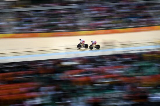 2016 Summer Olympics. Track cycling. Women's team sprint
