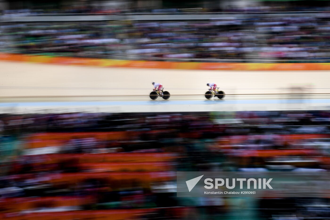 2016 Summer Olympics. Track cycling. Women's team sprint