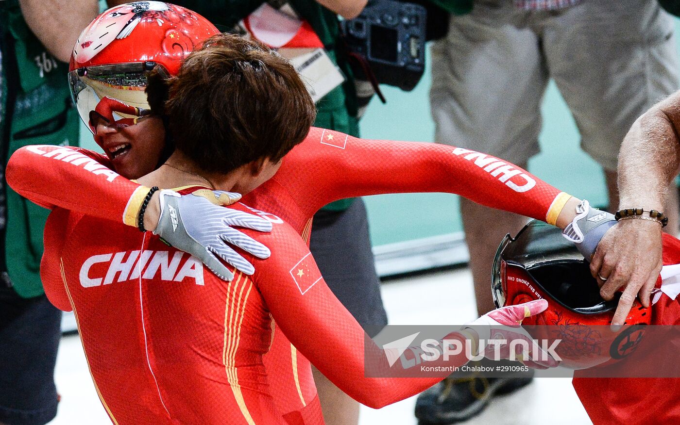 2016 Summer Olympics. Track cycling. Women's team sprint