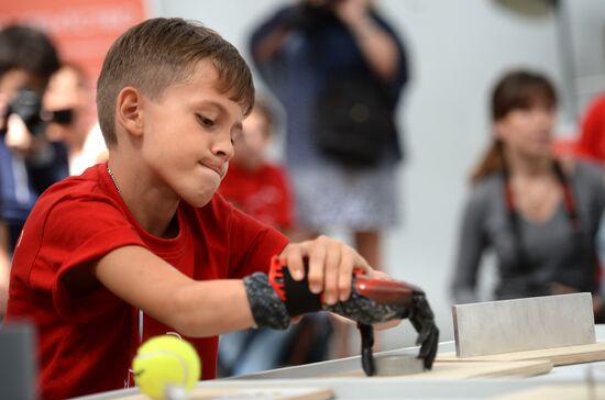 Russia's first contest among handicapped people Cybathlon