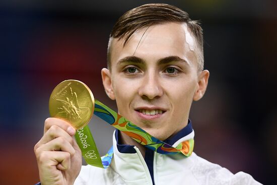 2016 Summer Olympics. Badminton. Men's tampoline gymnastics