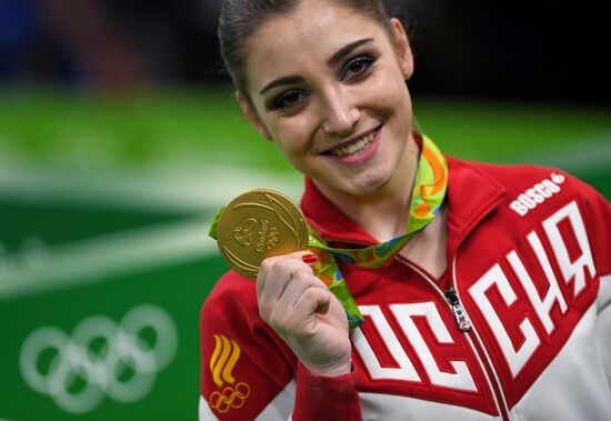 2016 Summer Olympics. Artistic gymnastics. Women. Uneven bars