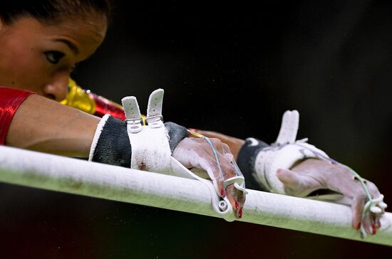 2016 Summer Olympics. Artistic gymnastics. Women. Uneven bars