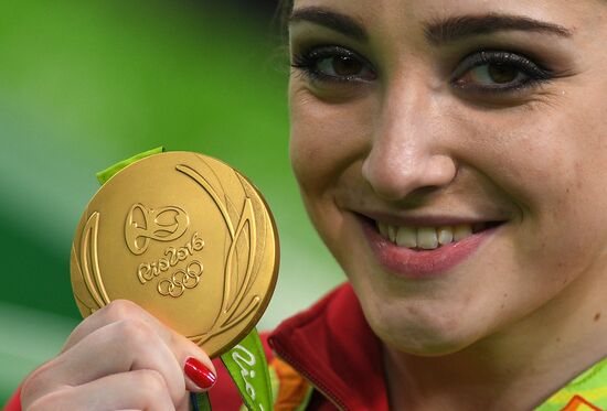 2016 Summer Olympics. Artistic gymnastics. Women. Uneven bars