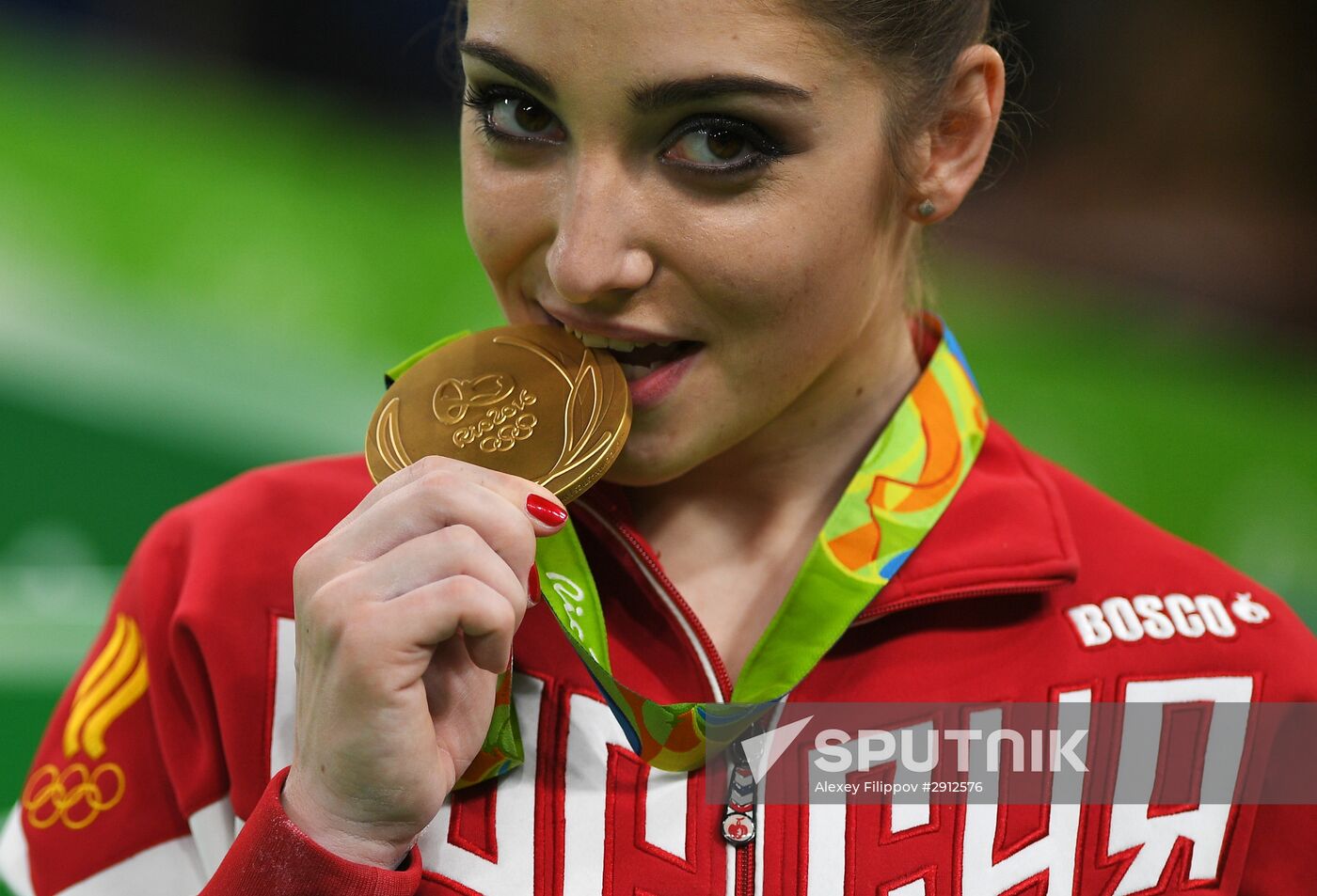 2016 Summer Olympics. Artistic gymnastics. Women. Uneven bars