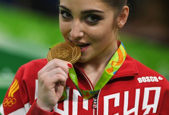 2016 Summer Olympics. Artistic gymnastics. Women. Uneven bars