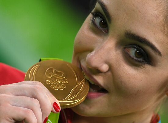 2016 Summer Olympics. Artistic gymnastics. Women. Uneven bars