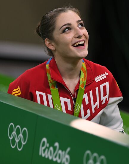 2016 Summer Olympics. Artistic gymnastics. Women. Uneven bars