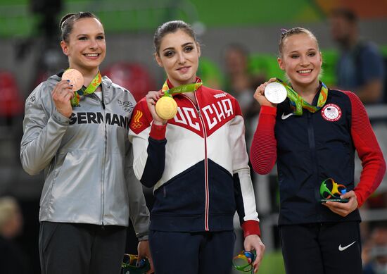 2016 Summer Olympics. Artistic gymnastics. Women. Uneven bars