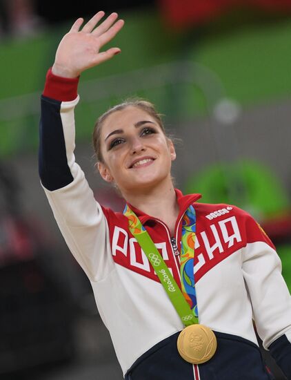 2016 Summer Olympics. Artistic gymnastics. Women. Uneven bars