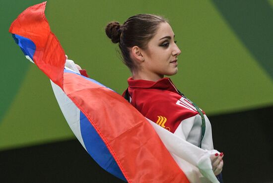 2016 Summer Olympics. Artistic gymnastics. Women. Uneven bars