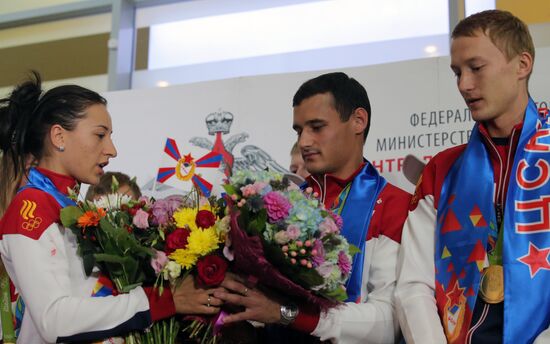 Russian fencing team arrives home from Rio de Janeiro