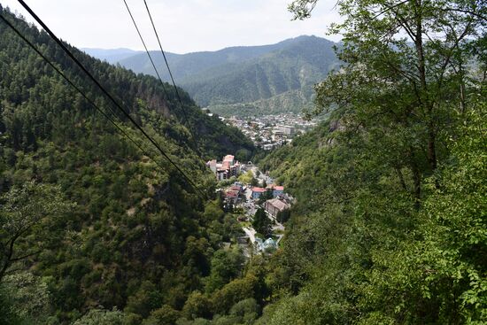 Cities of the world. Borjomi