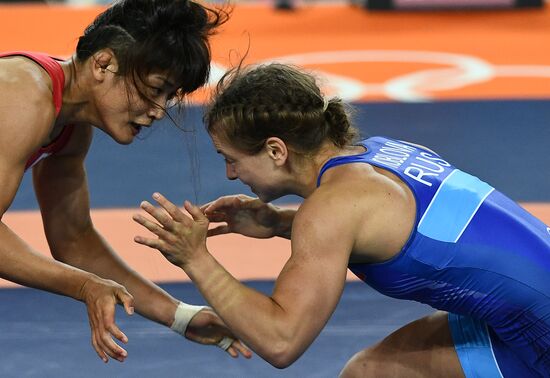 2016 Summer Olympics. Freestyle wrestling. Women. Day One