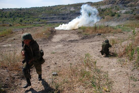Military exercise in Donetsk