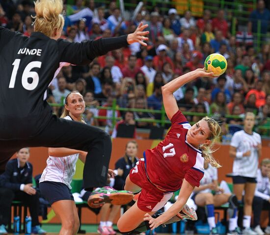 2016 Summer Olympics. Handball. Women. Norway vs. Russia