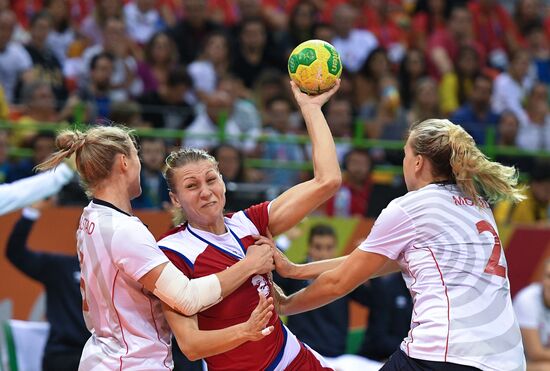 2016 Summer Olympics. Handball. Women. Norway vs. Russia
