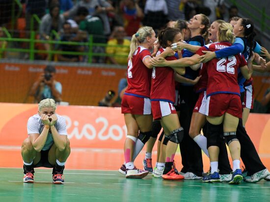 2016 Summer Olympics. Handball. Women. Norway vs. Russia