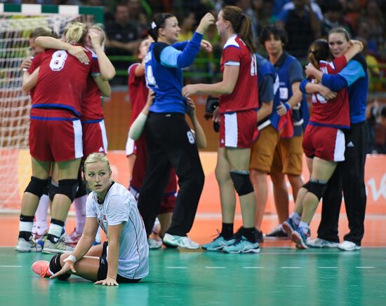 2016 Summer Olympics. Handball. Women. Norway vs. Russia