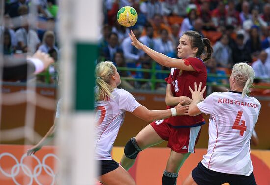 2016 Summer Olympics. Handball. Women. Norway vs. Russia