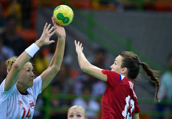 2016 Summer Olympics. Handball. Women. Norway vs. Russia