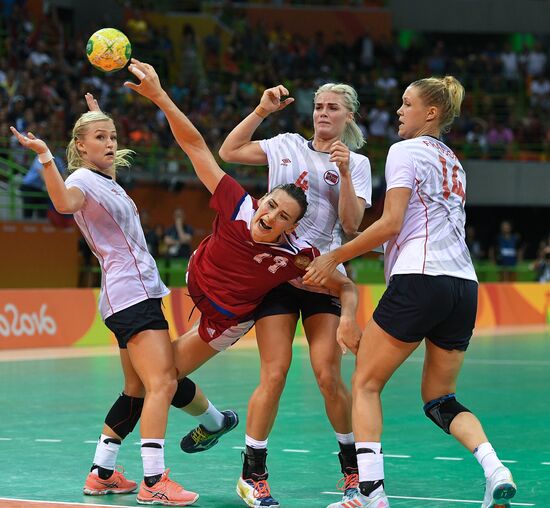 2016 Summer Olympics. Handball. Women. Norway vs. Russia