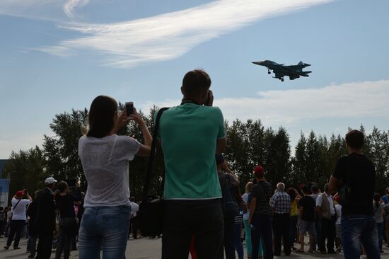 Novosibirsk plant rolls out 100th Su-34 fighter-bomber