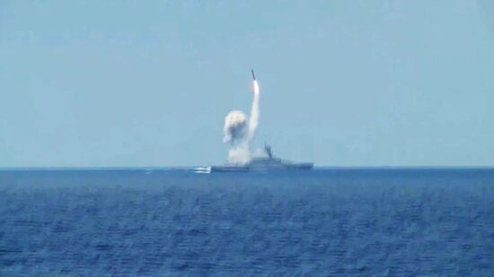 Kalibr cruise missiles fired at Jabhat Al-Nusra from Mediterranean