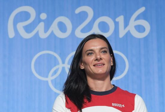 Yelena Isinbayeva ends her sports career