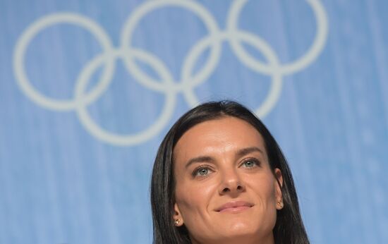 Yelena Isinbayeva ends her sports career