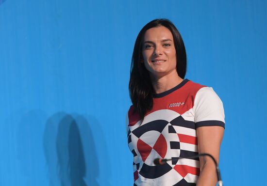 Yelena Isinbayeva ends her sports career