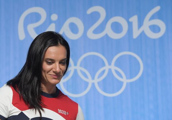 Yelena Isinbayeva ends her sports career