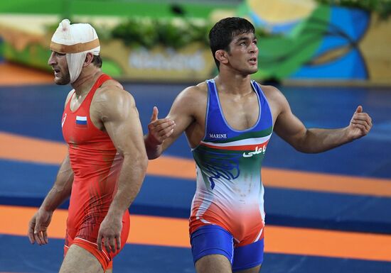 2016 Summer Olympics. Freestyle wrestling. Men. Day One