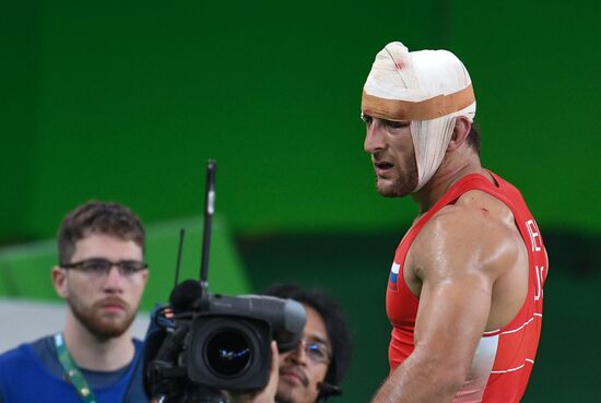 2016 Summer Olympics. Freestyle wrestling. Men. Day One