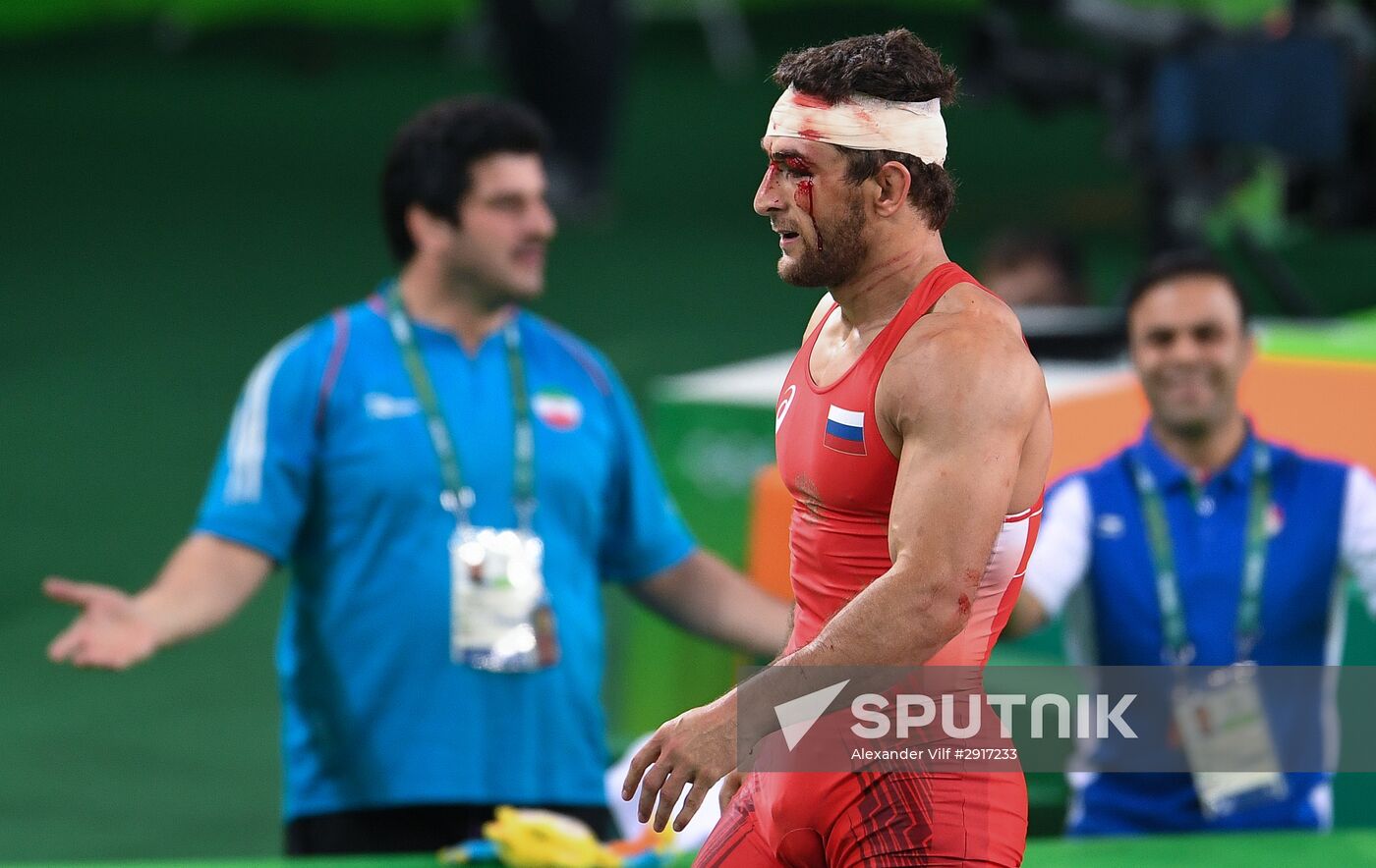 2016 Summer Olympics. Freestyle wrestling. Men. Day One