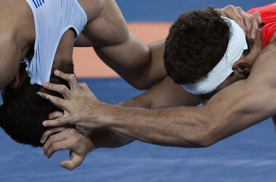 2016 Summer Olympics. Freestyle wrestling. Men. Day One