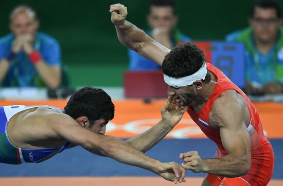 2016 Summer Olympics. Freestyle wrestling. Men. Day One