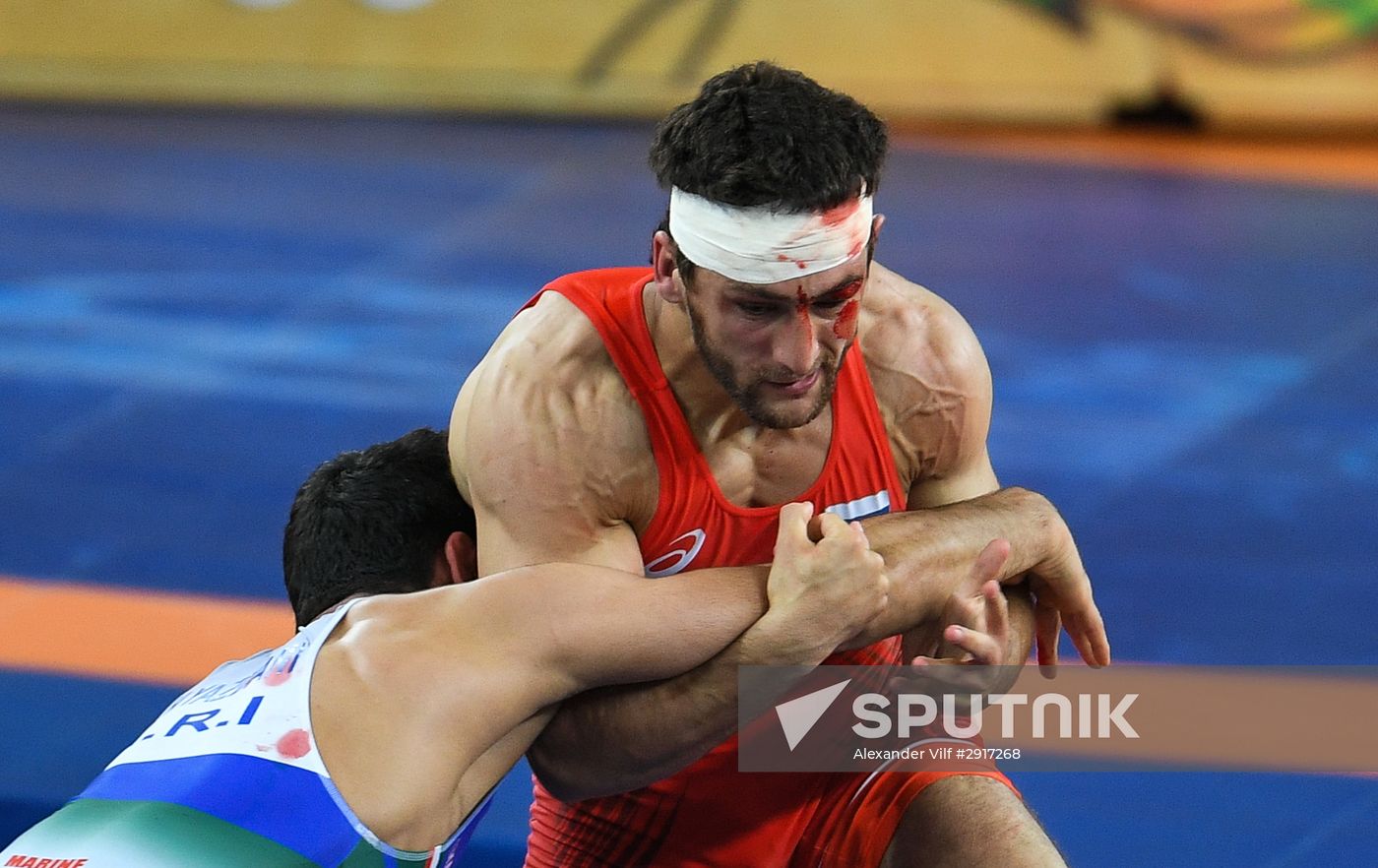 2016 Summer Olympics. Freestyle wrestling. Men. Day One