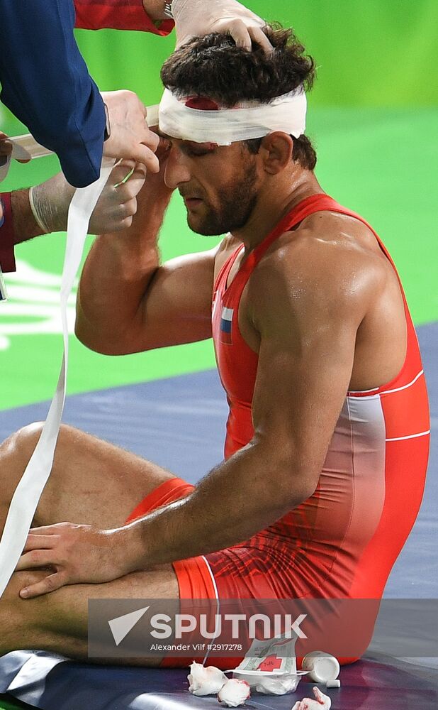 2016 Summer Olympics. Freestyle wrestling. Men. Day One