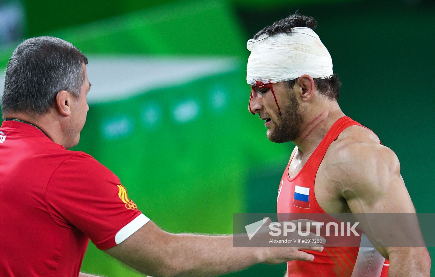 2016 Summer Olympics. Freestyle wrestling. Men. Day One
