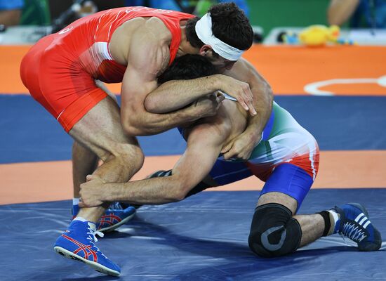 2016 Summer Olympics. Freestyle wrestling. Men. Day One