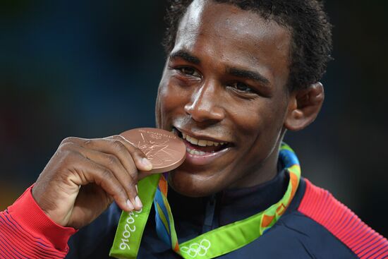 2016 Summer Olympics. Freestyle wrestling. Men. Day Two