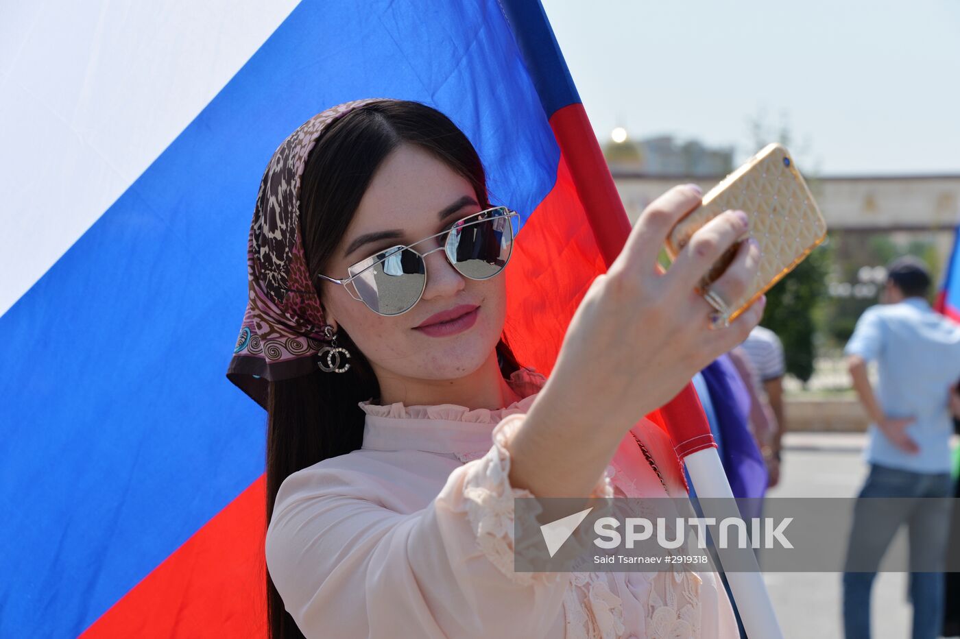 Russia celebrates National Flag Day
